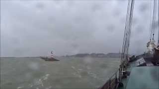 Zeilen op het IJsselmeer bij windkracht 78 [upl. by Gereld]