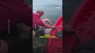 Quedó atrapada en una canoa y casi pierde el traje de baño shorts [upl. by Tannie741]