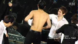 Fancam 120205 Super Show 4 in Taiwan  Water Game  Eunhyuk [upl. by Marolda]