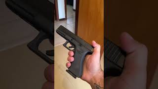 GLOCK 17 REALISTA MAIS BARATA DO AIRSOFT shorts [upl. by Yadnil]