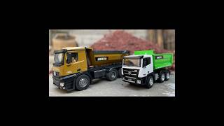 Dump truck Huina 1573 VS Huina 1556 [upl. by Etom]