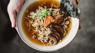 Przepis na WEGAŃSKI RAMEN  Jak zrobić  WegeTuba [upl. by Nnylsaj]