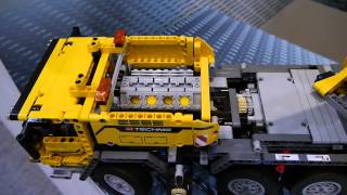 2013 TOKYO TOY SHOW quotLEGO 42009 Mobile Crane MK IIquot2 [upl. by Rialb]