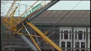 Lessinggymnasium Kran für Dachausbau steht  ELSTERWELLE [upl. by Forrest638]