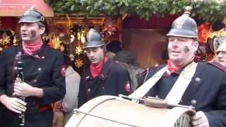 Die Altneihauser Feierwehrkapelln vor dem Sternstundenstand am Christkindlesmarkt in Nürnberg [upl. by Airrej782]