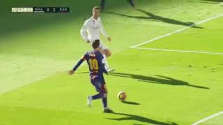 INCREÍBLE MESSI asistió a Aleix Vidal ¡DESCALZO Real Madrid 0 3 Barcelona El Clasico 2017 [upl. by Aneleairam]