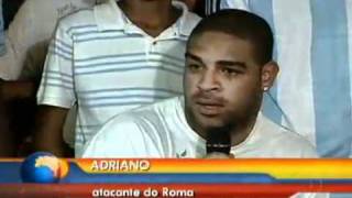 Jogador Adriano visita a Vila Cruzeiro no Rio de Janeiro [upl. by Kutzenco475]