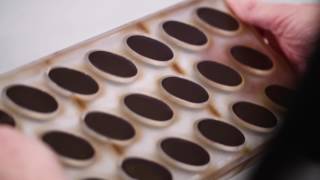 How to perfectly seal moulded chocolates [upl. by Olmstead]