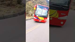 La peor maniobra de un Conductor de Bus [upl. by Haduj]