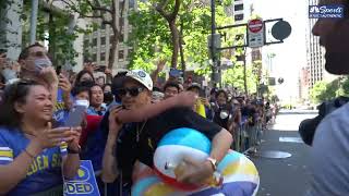 ❤️ ToscanoAnderson lifted a young Dubs fan over the fence to join him in the Warriors parade [upl. by Ignatz]