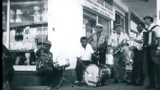 Orchestre Toussaint  Brède mouroum [upl. by Leinahtan]