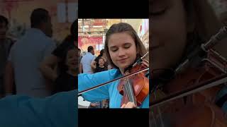 Grande violinista Karolina Potsenko [upl. by Llenyl]