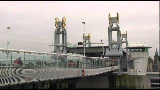 Brugopening  stadsbrug Kampen hefbrug [upl. by Bat]