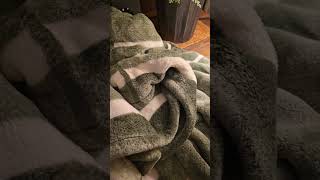 BETTER HOMES AND GARDEN SUPER SOFT THROW BLANKET [upl. by Draneb291]