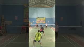 Bola Naik Smash 🔥🔥 shorts badminton [upl. by Amorita52]