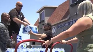 Las Vegas Valley bartender gathers water bottles for those vulnerable to excessive heat [upl. by Xaviera]