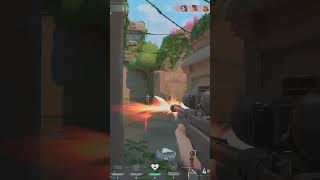 Laggy Gamer 😂😂🥲 valorant valorantclips gaming [upl. by Tu]