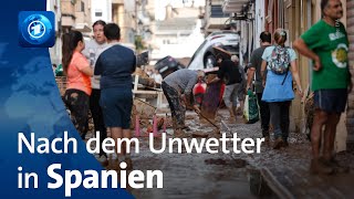 Unwetter in Spanien Aufräumarbeiten und Suche nach Vermissten [upl. by Schreck987]