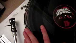 Technics SL 1200 MK2 vs Omnitronic DD2250 [upl. by Nyltac]