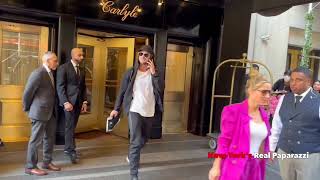 Chris Hemsworth and wife Elsa Pataky seen leaving the Carlyle hotel [upl. by Orgell]