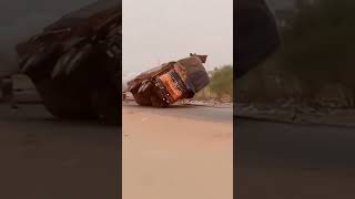 Truck Accident Diesel Tanker Saves Itself Smartly [upl. by Caffrey]