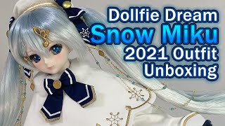 Unboxing Volks Dollfie Dream Costume Snow Miku 2021 Glowing Snow [upl. by Eniron216]