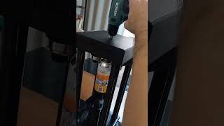 Tampando a Lata com a Parafusadeira brewing beer cerveja homebrew canseamer bier cerveza [upl. by Varion701]