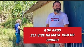 ELA TEM 37 ANOS E VIVE NA MATA COMO SE FOSSE UM ANIMAL SELVAGEM [upl. by Barhos345]