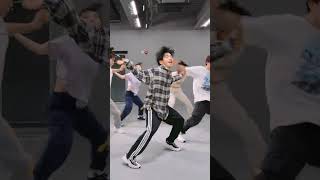 Bum bum bum da bum bum🥁🔊 yumeki choreography [upl. by Vitek]