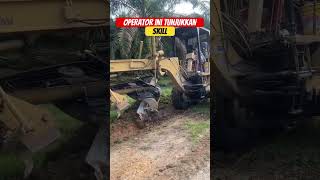 Operator Grader ini tunjukkan skill nya jalan motorgrader alatberat [upl. by Annahsit]