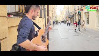 Augustin le baroudeur musical avec un titre célèbre quotLes copains dabordquot à AixenProvence [upl. by Doll]