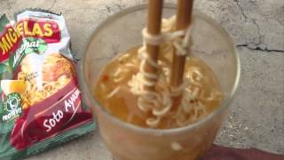 Indonesian Food Review 89 Mi Gelas Mi Sehat Rasa Soto Ayam BR TiVi 2358 [upl. by Nonnahsed]