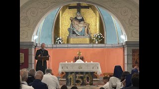 Mons Guido Marini meditazione davanti al Santissimo Sacramento Lourdes [upl. by Hodosh]