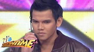 Its Showtime Kalokalike Face 2 Level Up Taylor Lautner [upl. by Monroe]