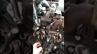 Pacaar MX13 injector removal inspection and replacement fuel in oil [upl. by Ailaza98]