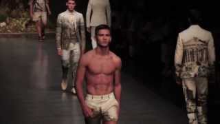 Le défilé DolceampGabbana homme printempsété 2014 à Milan [upl. by Paris]