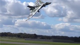 Vulcan XH558 power takeoffawesome stuff [upl. by Hattie]