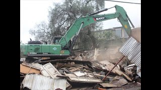 NAKURU COUNTY GOVERNMENT PULLS DOWN ILLEGAL KIOSKS IN THE CBD [upl. by Torry]