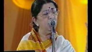 Lata Mangeshkar  Jo Wada Kiya Live Performance [upl. by Chalmer]