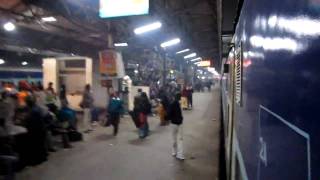 Bihar Sampark Kranti leaving Charbagh [upl. by Anahtor]