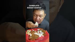 SAMBAL EMANG NIKMAT asmr mukbang food ayamgoreng sambalbawang mantap nikmat [upl. by Wymore]