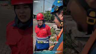 AKSI HEROIK PETUGAS PLN ULTG SALATIGA BERSIHKAN PLASTIK SANGKUT DI TOWER SUTT [upl. by Crean]