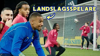 FOTBOLLSPROFFS vs KREATÖRER  Vem skjuter hårdast [upl. by Hgielyk]