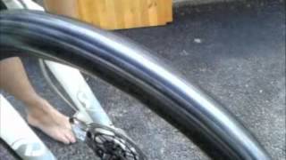 Réparer une crevaison sur un Tubeless monté avec préventif [upl. by Eicyak711]