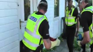 Leicestershire Police execute drugs warrants in Highfields [upl. by Ycnaffit]