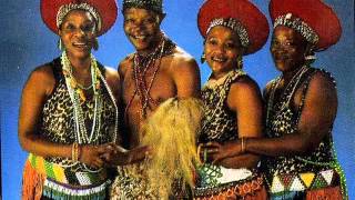 Mahlathini and the Mahotella Queens  Uyavutha Umlilo [upl. by Iorgo]