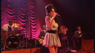 Amy Winehouse  Me amp Mr Jones  Live HD [upl. by Vorfeld]