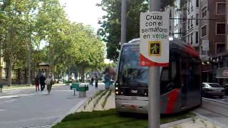 Cruce de tranvías de Zaragoza en Gran Vía [upl. by Leksehc]