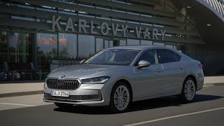 Der neue Škoda Superb  Konnektivität  verbesserte KIbasierte Stimmerkennung und neue Dienste [upl. by Kast]