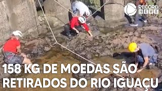 Voluntários retiram 158 kg de moedas das Cataratas do Iguaçu [upl. by Alejandrina]